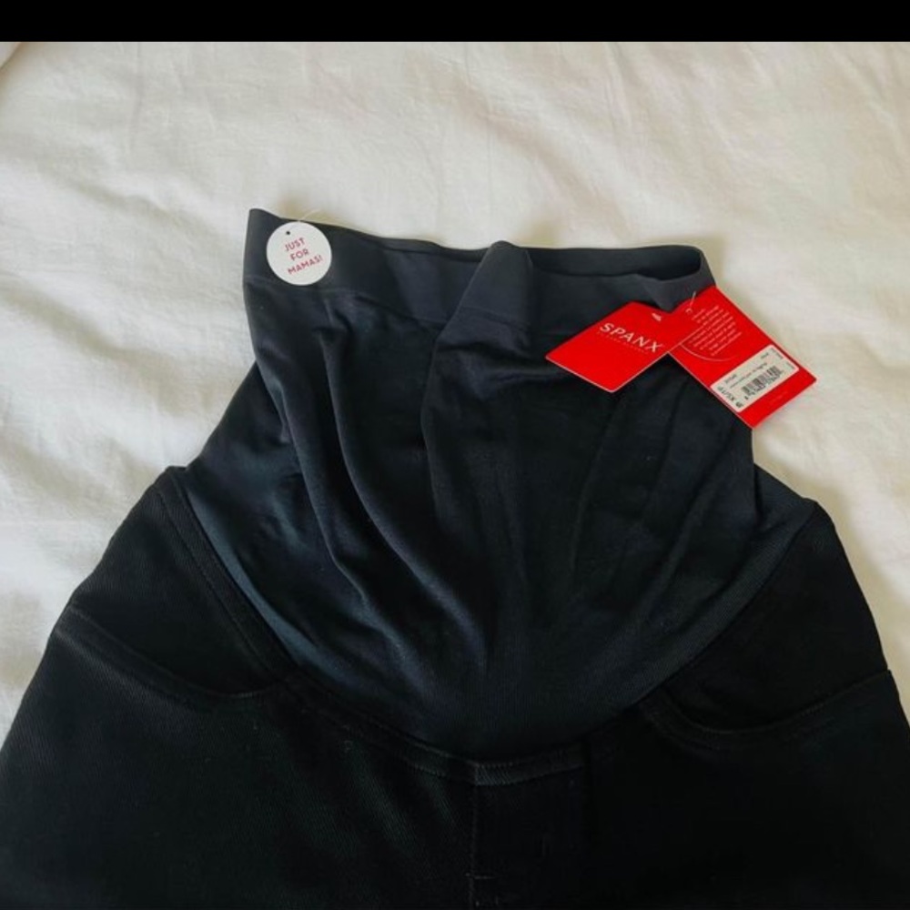 Mama Ankle Jean-Ish® Leggings. - Spanx